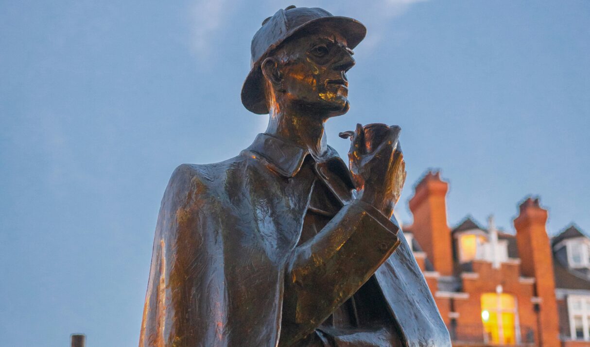 Comparing and Contrasting the different versions of Sherlock Holmes and Doc Watson